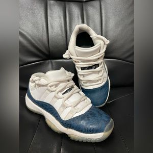 NIKE Jordan 11 Shoes 5Y/US6/EUR 37.5